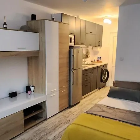 Guest Sani Apartman *