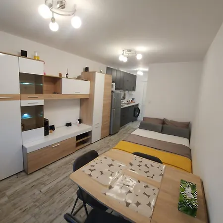 Guest Sani Apartman *